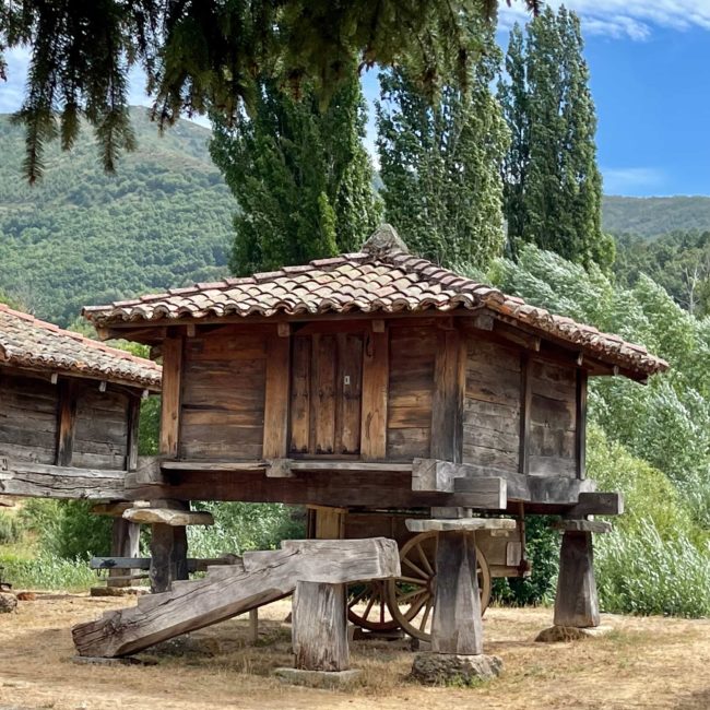 Hórreo de madera