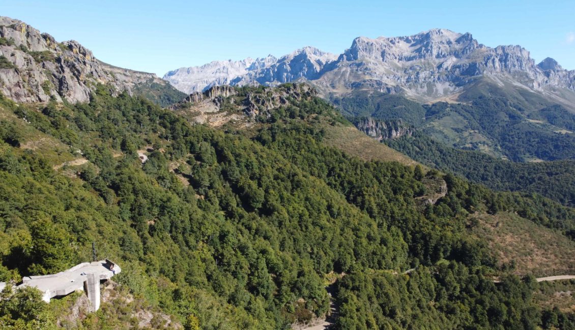 El mirador y las montañas