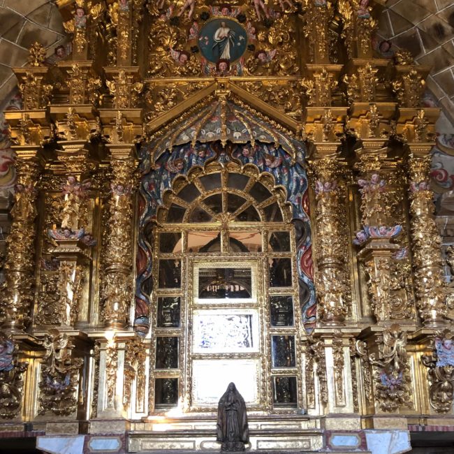 Interior del santuario