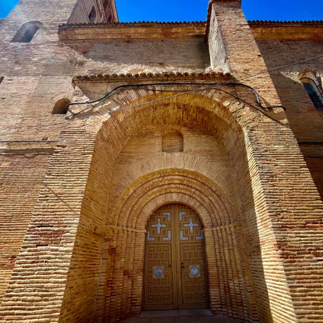 Puerta a la iglesia