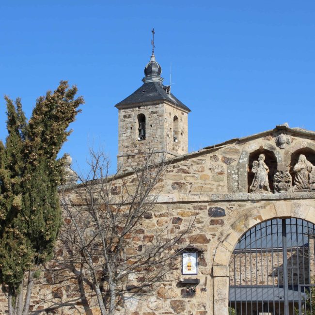 Entrada al santuario