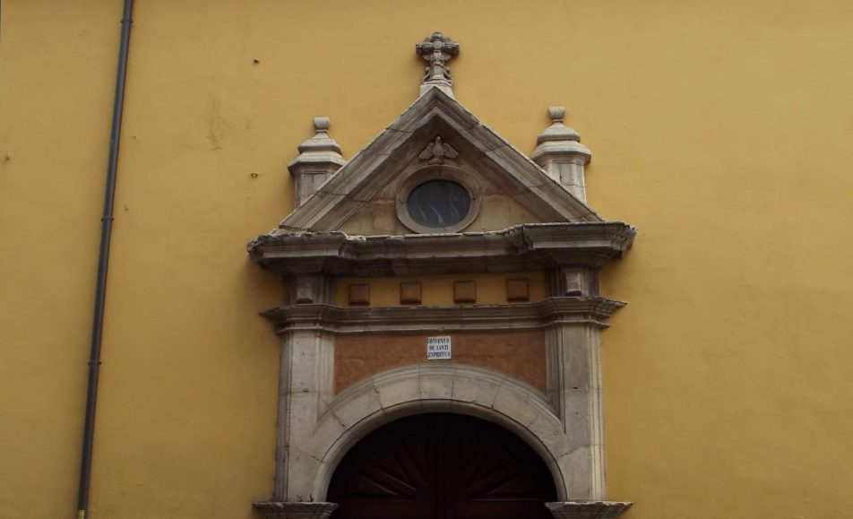 Puerta al convento