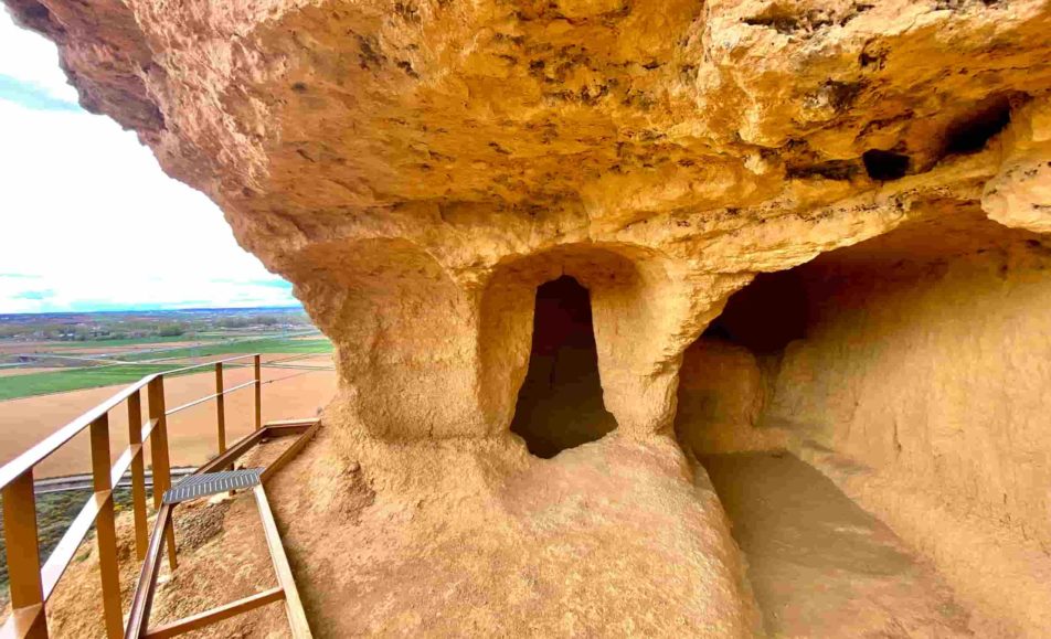 Cueva de Menudas de Villasabariego