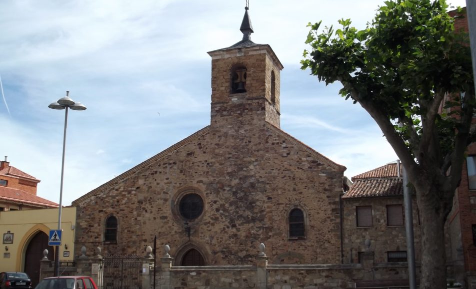 Fachada de la iglesia