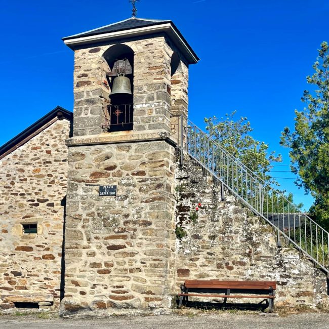 Fachada de la iglesia