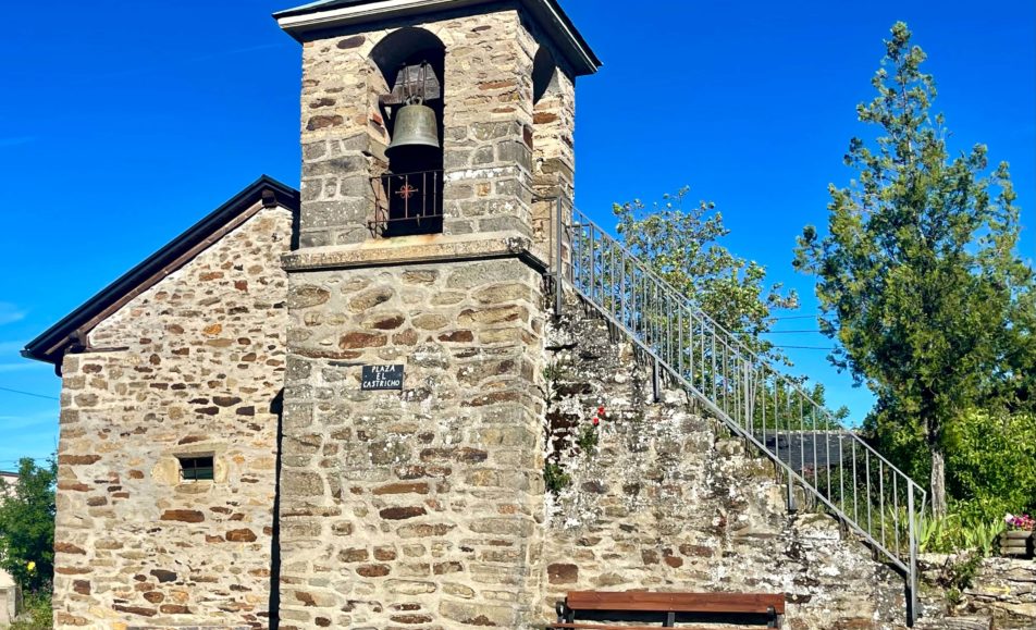 Fachada de la iglesia