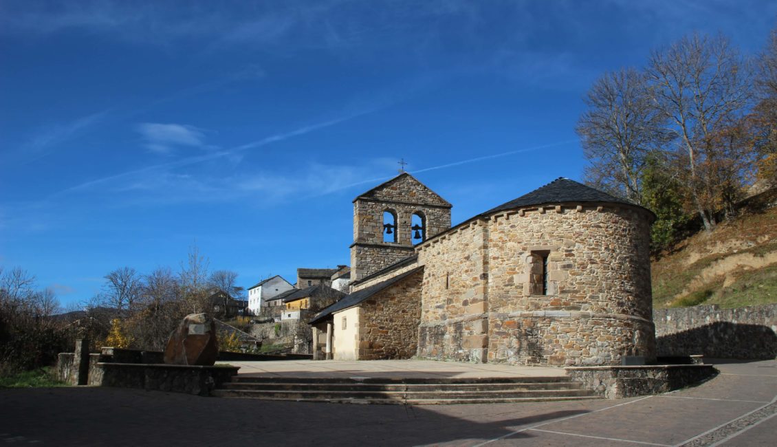 Iglesia desde la carretera