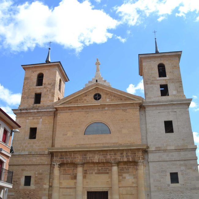 Fachada de la iglesia