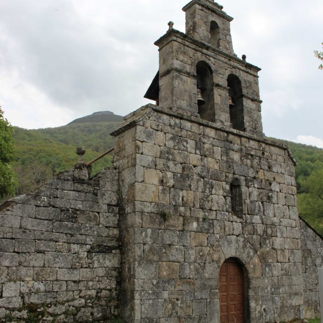 Fachada de la iglesia