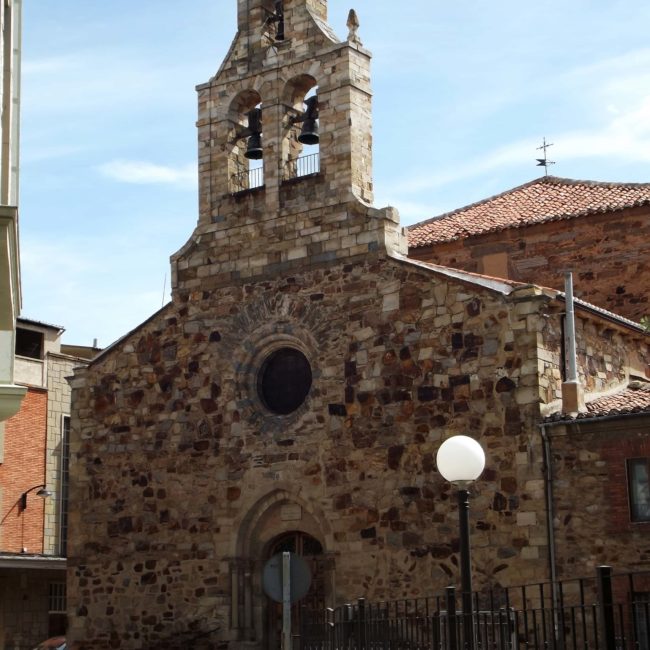 Interior del santuario