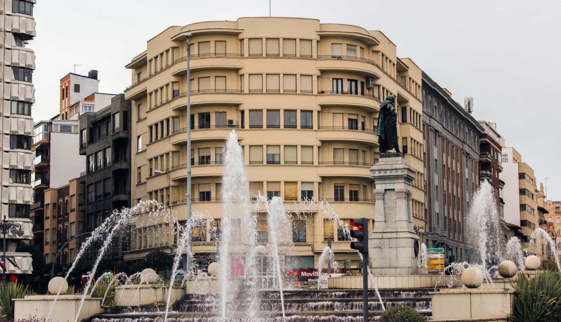 Plaza de Guzman el Bueno