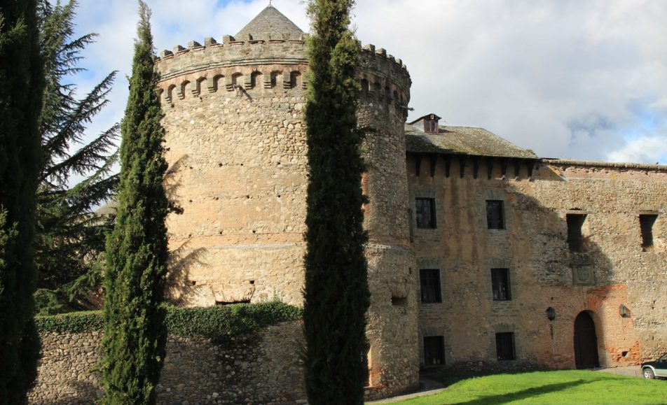 Fachada y jardines del palacio