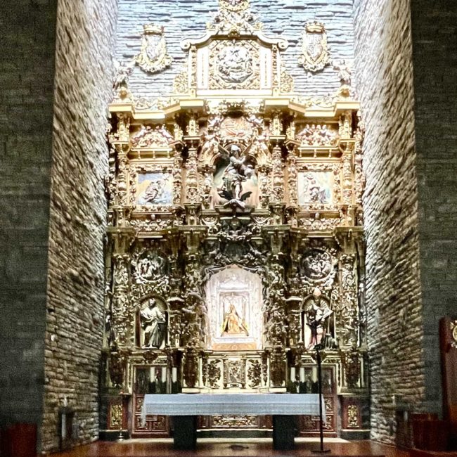 Interior del santuario