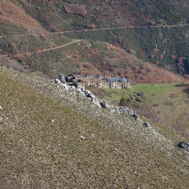 Vista lejana al poblado